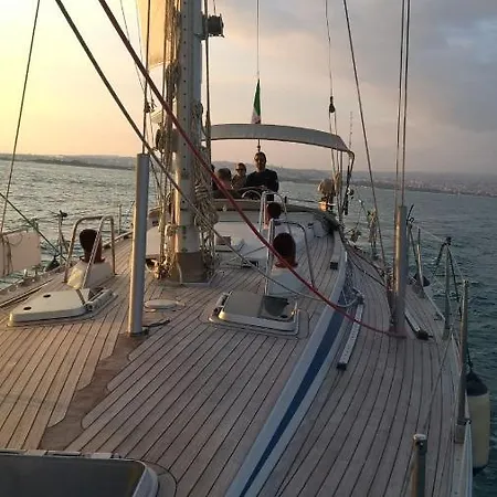 Baloss Sail Adventure Botel Catania