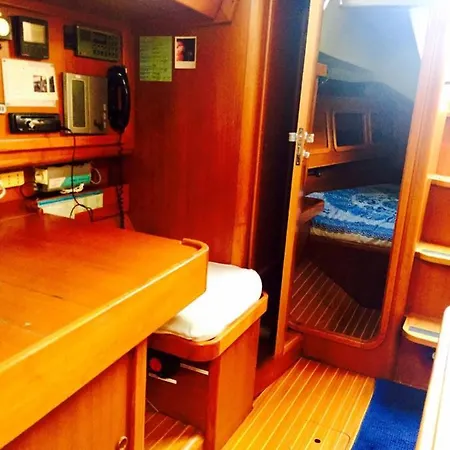 Baloss Sail Adventure Botel
